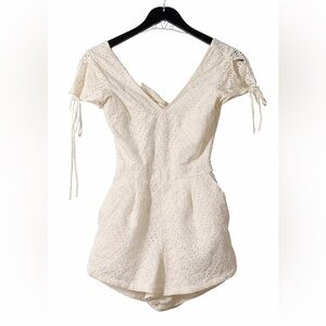 Express White Eyelet Lace Romper Size 2 Boho Cottagecore Open Back Tie Sleeve